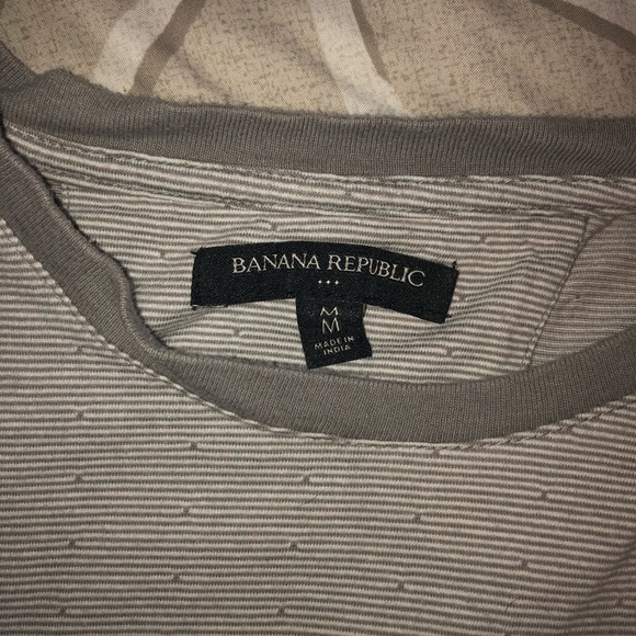 Banana Republic Tee - Picture 2 of 2